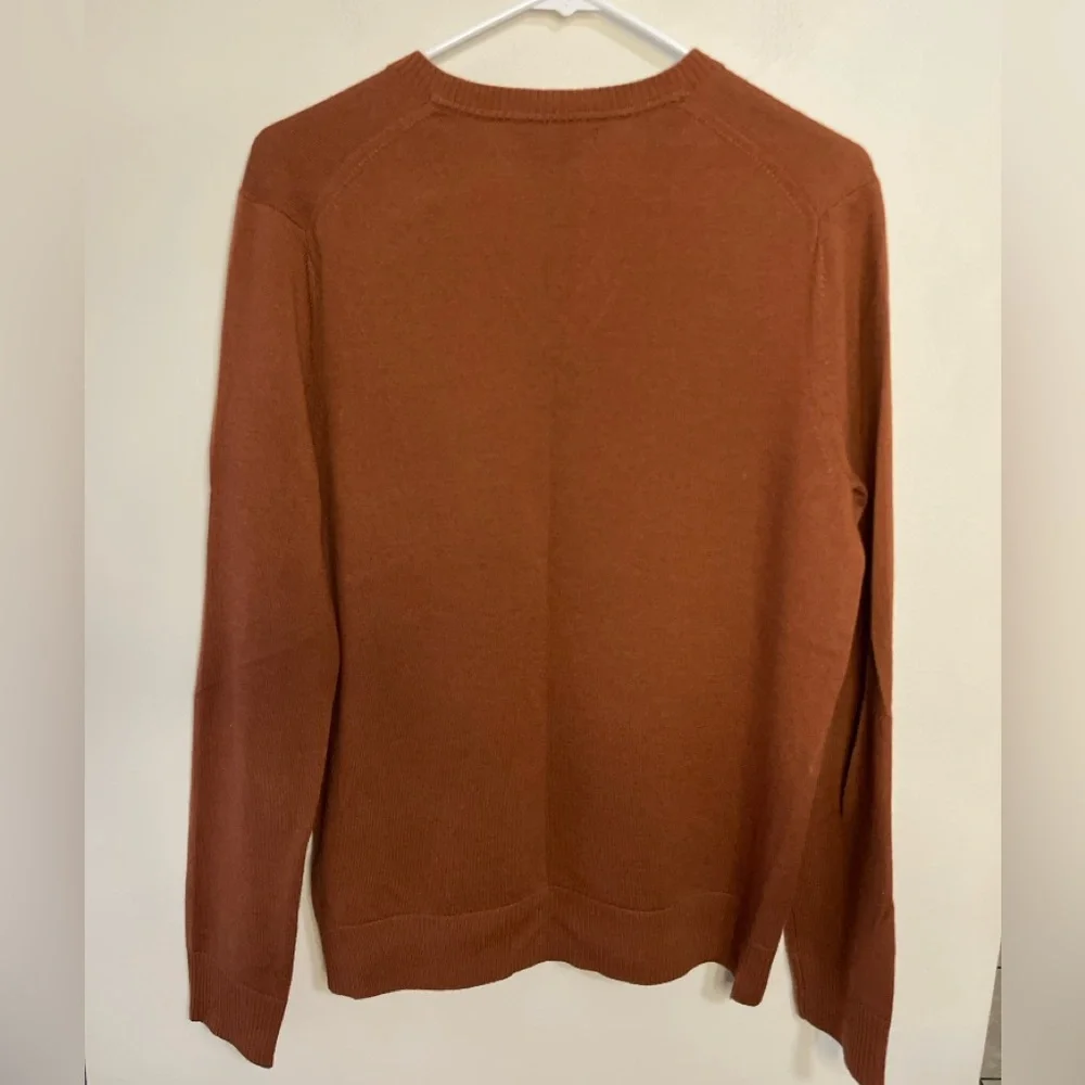 Banana Republic Men’s 100 % Extra Merino Wool V- Neck Sweater Pullover Size M
